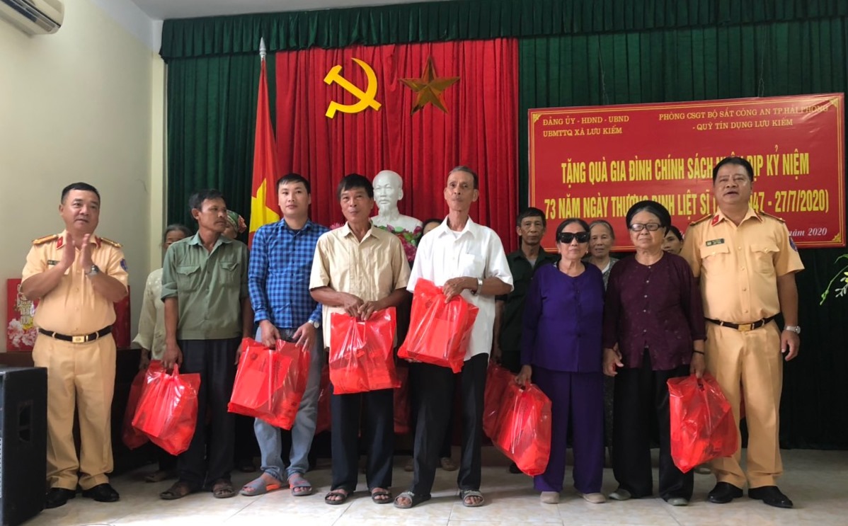 Phòng CSGT đường bộ - đường sắt tổ chức các hoạt động kỷ niệm 73 năm Ngày Thương binh – liệt sĩ